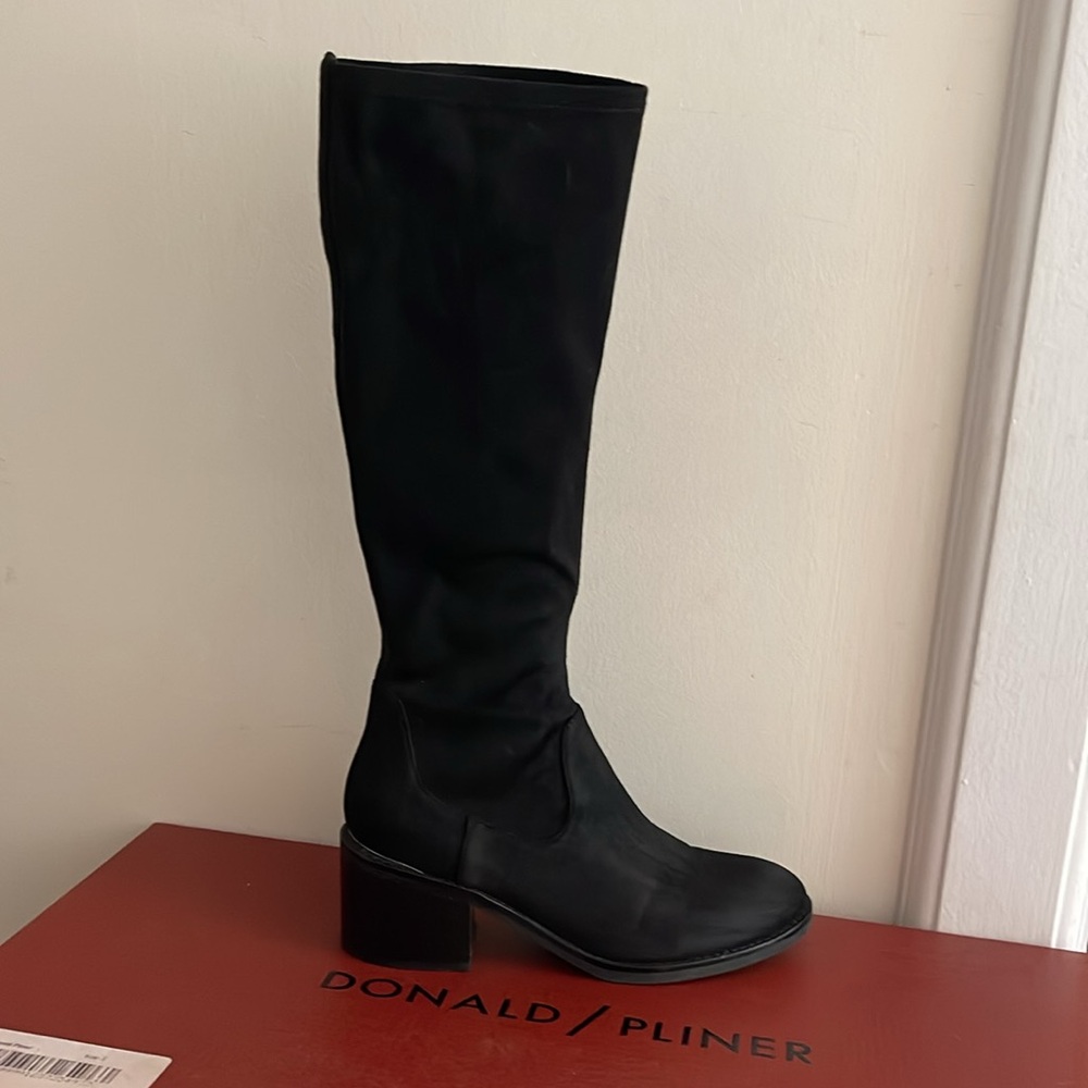 Donald Pliner Deno- microsuede boot